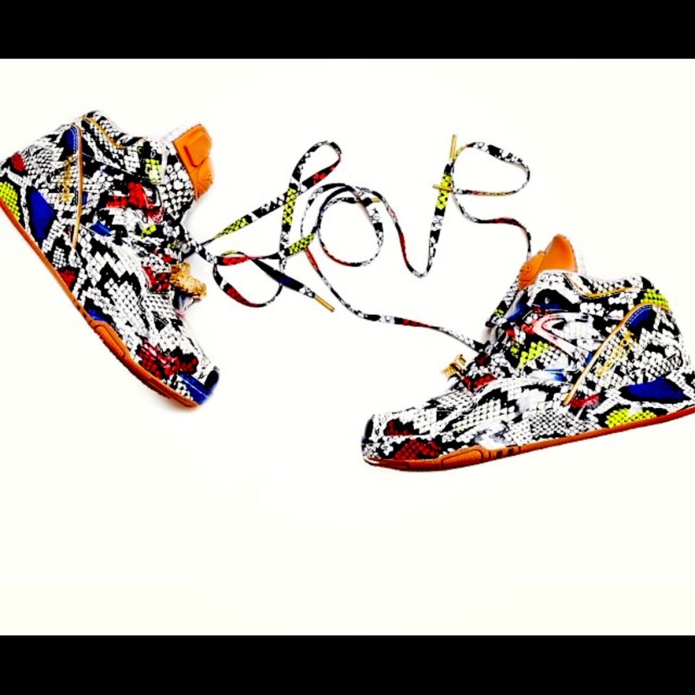 NIB Melodye Ehsani Limited Editions - retro Vdays